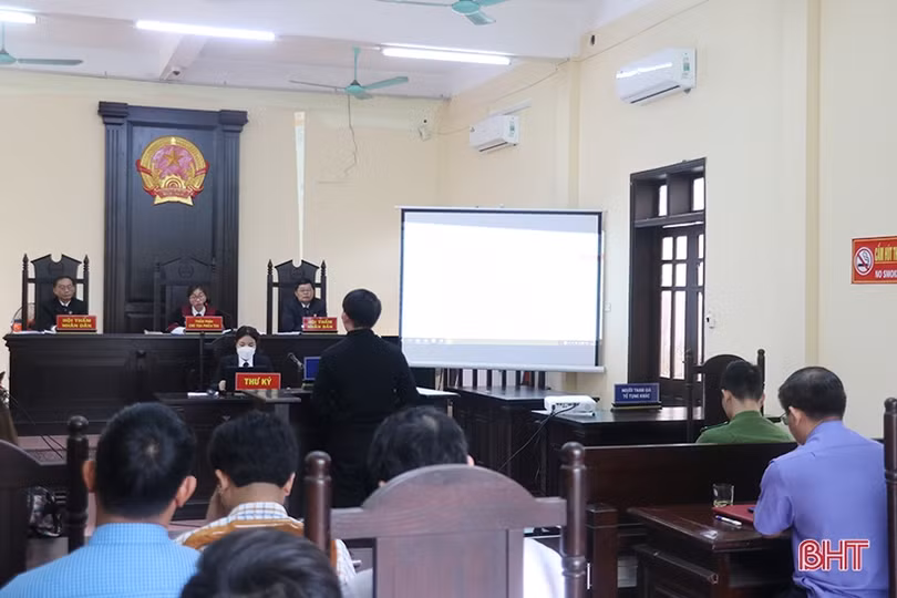 Tuyên phạt 6 năm tù đối tượng thuê xe ô tô rồi cầm cố 