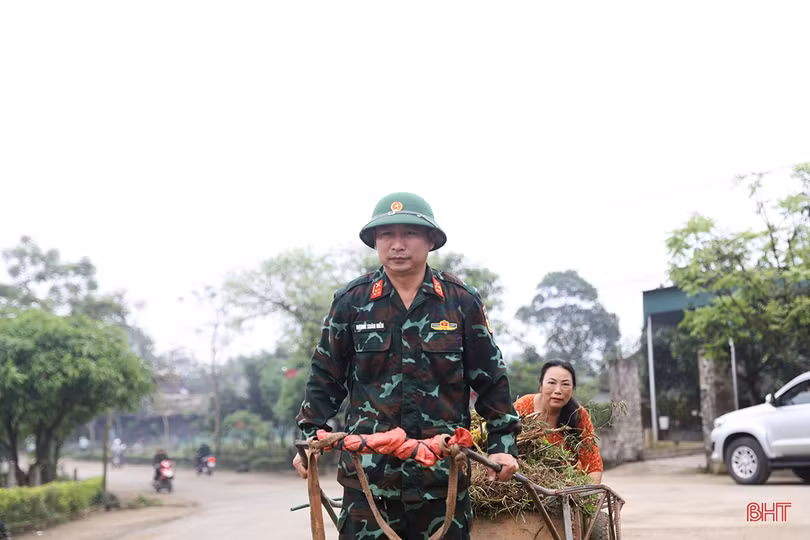 TX Kỳ Anh huy động hơn 500 người hỗ trợ 2 xã xây dựng nông thôn mới nâng cao