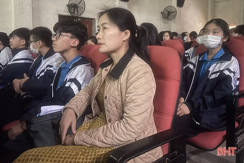 Giáo dục truyền thống yêu nước cho học sinh Hà Tĩnh thông qua chiếu phim lịch sử