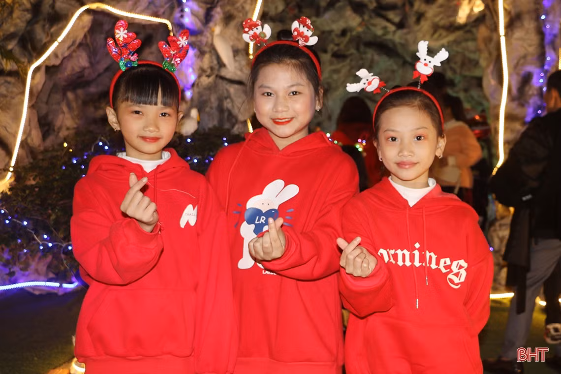 Người dân Hà Tĩnh đón Giáng sinh an lành, đầm ấm