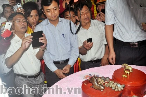 Bàn giao báu vật