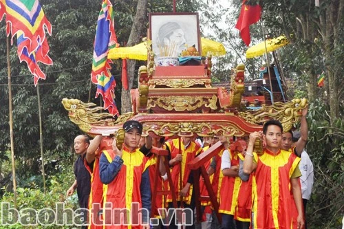 Bắt đầu là rời nhà cố đạo cũ...