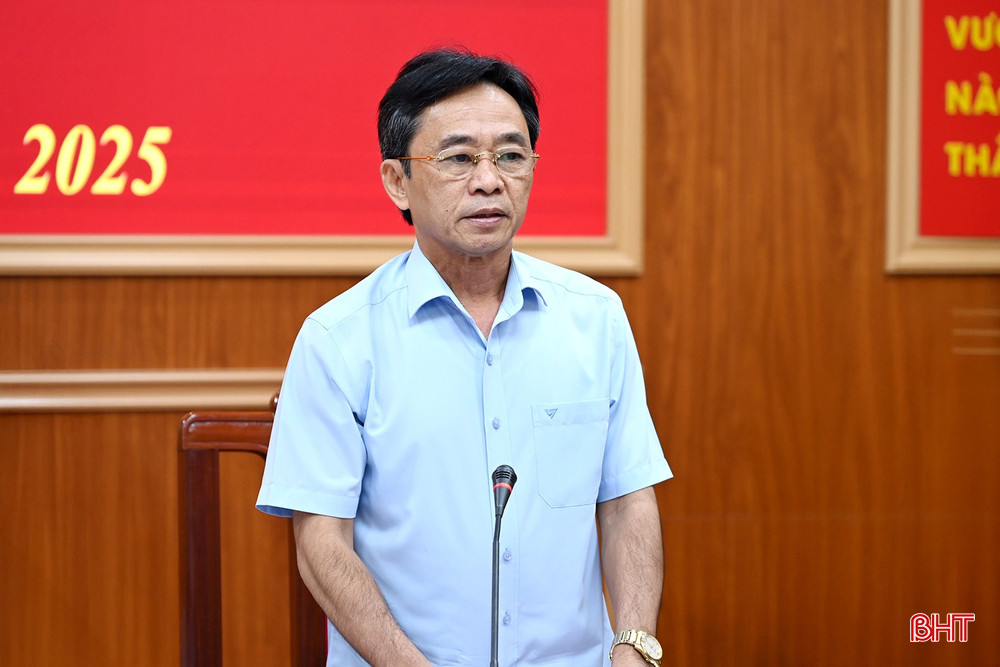 Phó Bí thư Thường trực Tỉnh ủy Trần Thế Dũng phân tích những nội dung Đảng ủy Quân sự tỉnh cần bổ sung, hoàn thiện để đảm bảo tổ chức thành công đại hội. bqbht_br_dsc-8209dd-cdopy.jpg