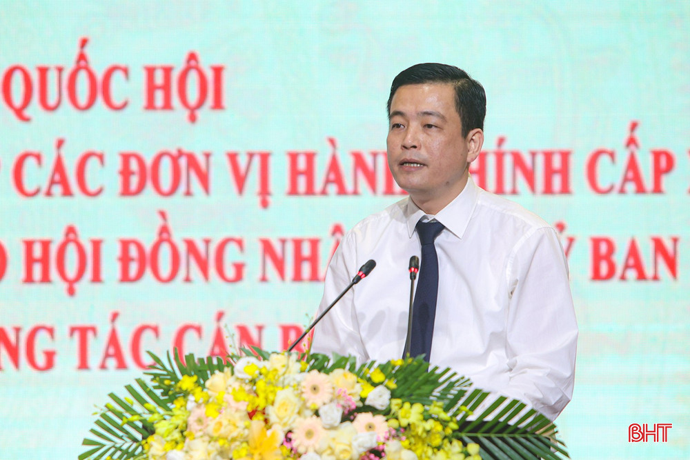 Đồng chí Nguyễn Thành Đồng - Tỉnh ủy viên, tân Bí thư Đảng ủy xã Đức Thịnh đại diện thường trực các đảng ủy xã, phường phát biểu nhận nhiệm vụ. bqbht_br_aimg-9898.jpg