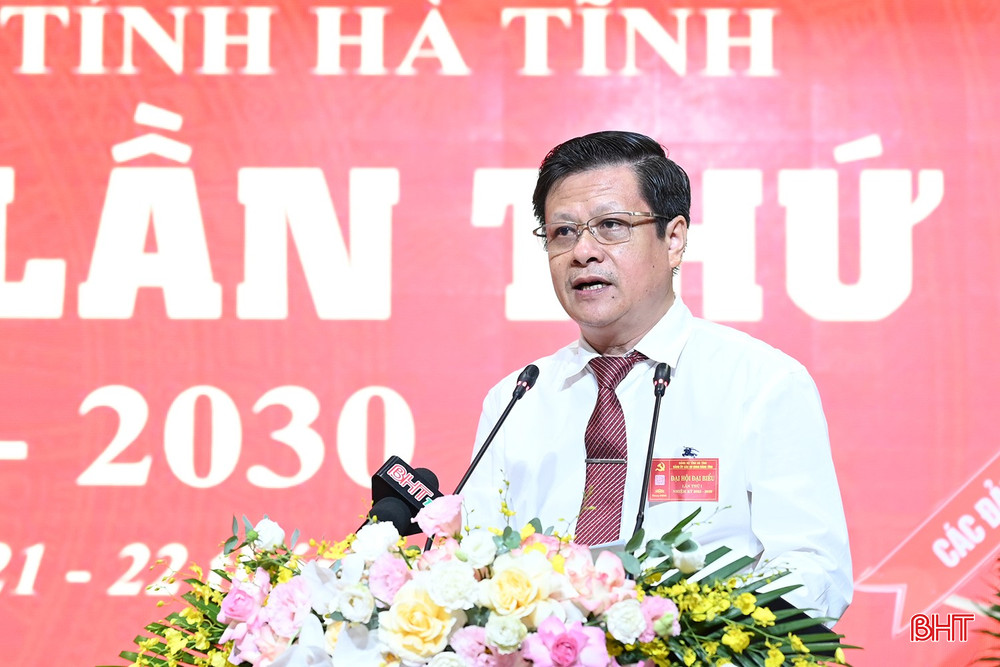 Đồng chí Dương Xuân Sanh - Bí thư Đảng ủy, Viện trưởng Viện kiểm sát nhân dân tỉnh phát biểu tham luận. bqbht_br_dscd-3129.jpg