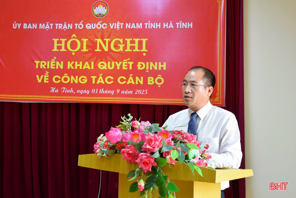 Đồng chí Nguyễn Thế Hoàn phát biểu nhận nhiệm vụ. bqbht_br_d6.jpg
