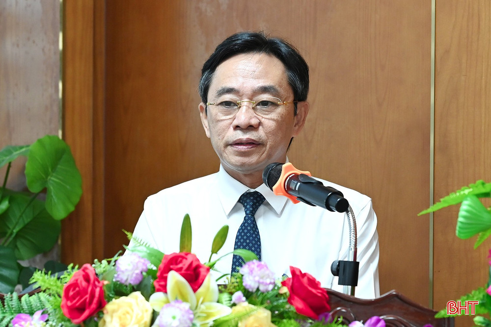 Phó Bí thư Thường trực Tỉnh ủy Trần Thế Dũng phát biểu giao nhiệm vụ. bqbht_br_dsc-2d373.jpg