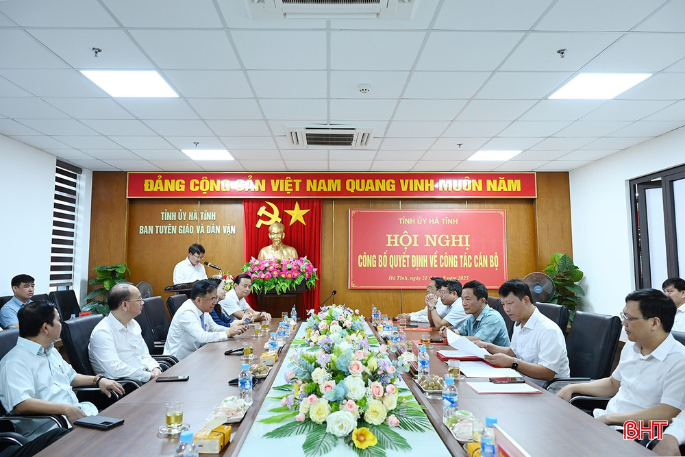 Hội nghị công bố quyết định về công tác cán bộ. bqbht_br_dsc-2d292.jpg