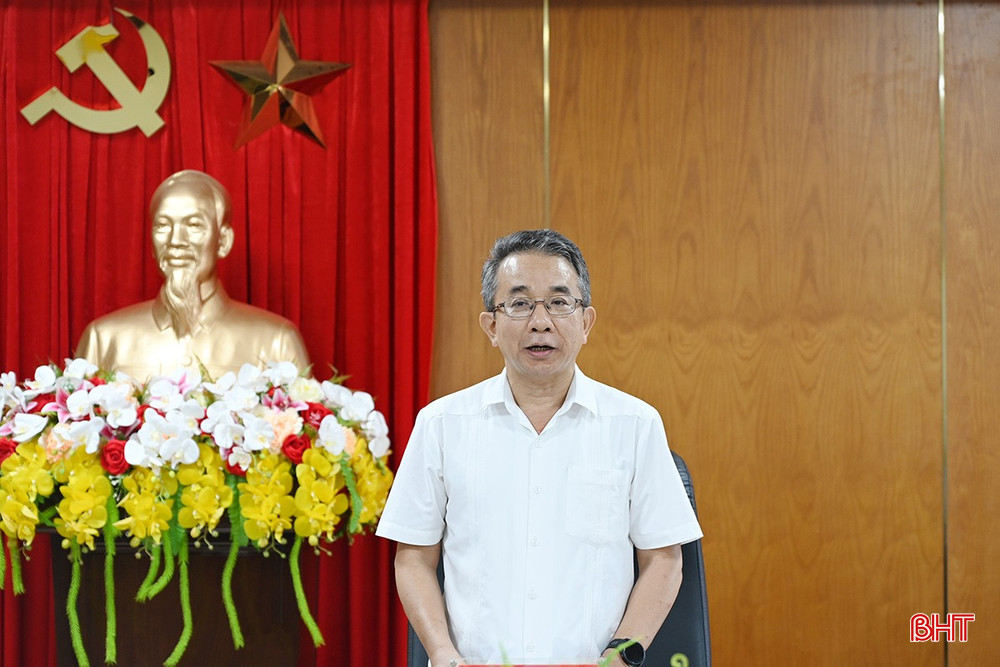 Chủ nhiệm Ủy ban Kiểm tra Tỉnh ủy Hà Văn Trọng kết luận hội nghị. Chủ nhiệm Ủy ban Kiểm tra Tỉnh ủy Hà Văn Trọng kết luận hội nghị.