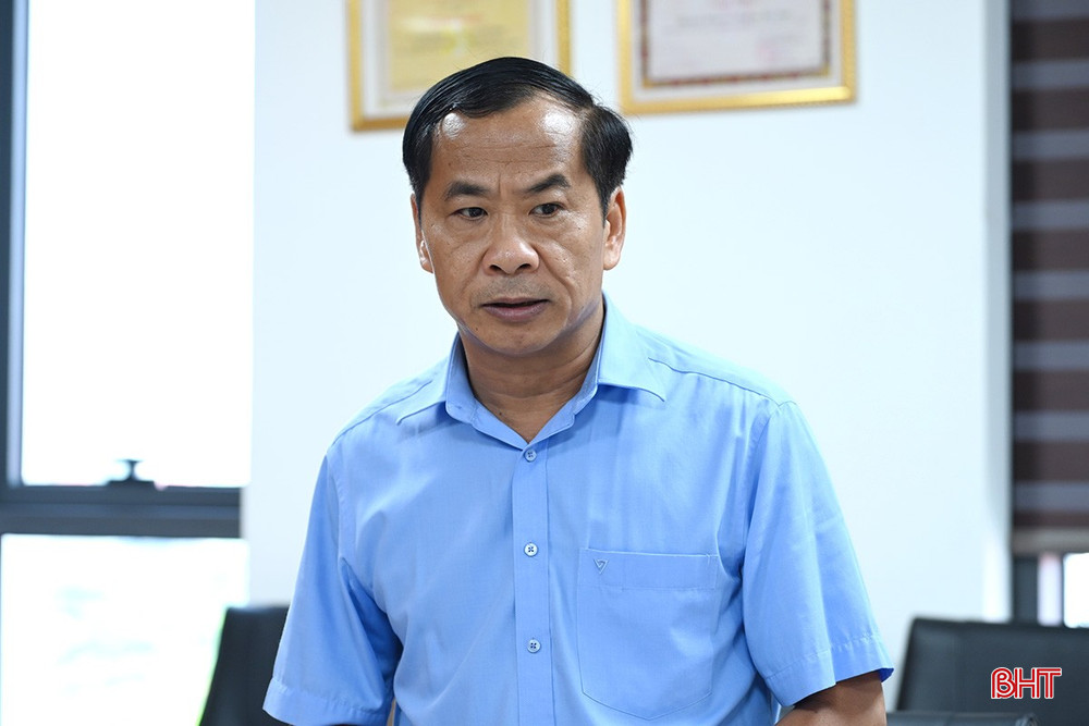 Bí thư Đảng ủy, Chủ tịch HĐND xã Can Lộc Võ Xuân Linh báo cáo tại hội nghị. Bí thư Đảng ủy, Chủ tịch HĐND xã Can Lộc Võ Xuân Linh báo cáo tại hội nghị.