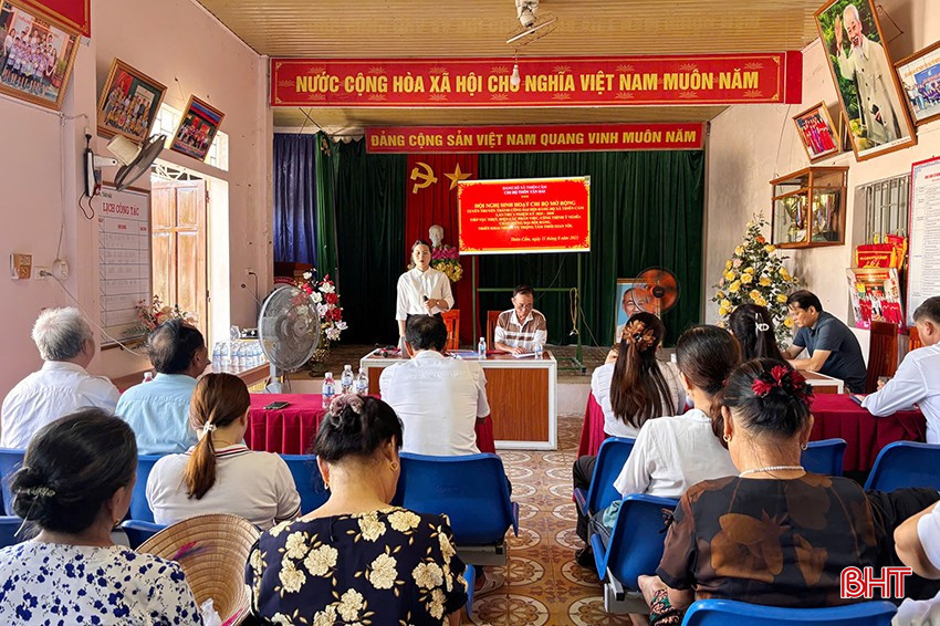 Chi bộ thôn Tân Hải (xã Thiên Cầm) tổ chức hội nghị sinh hoạt chính trị mở rộng. bqbht_br_dddad.jpg