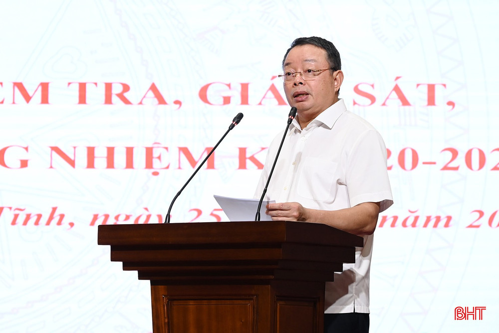 Phó Chủ nhiệm UBKT Trung ương Hoàng Văn Trà phát biểu chỉ đạo. bqbht_br_dsc-93d78.jpg
