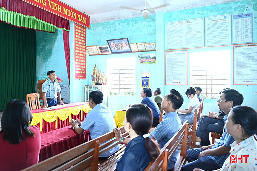 Các chi bộ tổ chức hội nghị góp ý dự thảo báo cáo chính trị đại hội. bqbht_br_dscc-7728.jpg