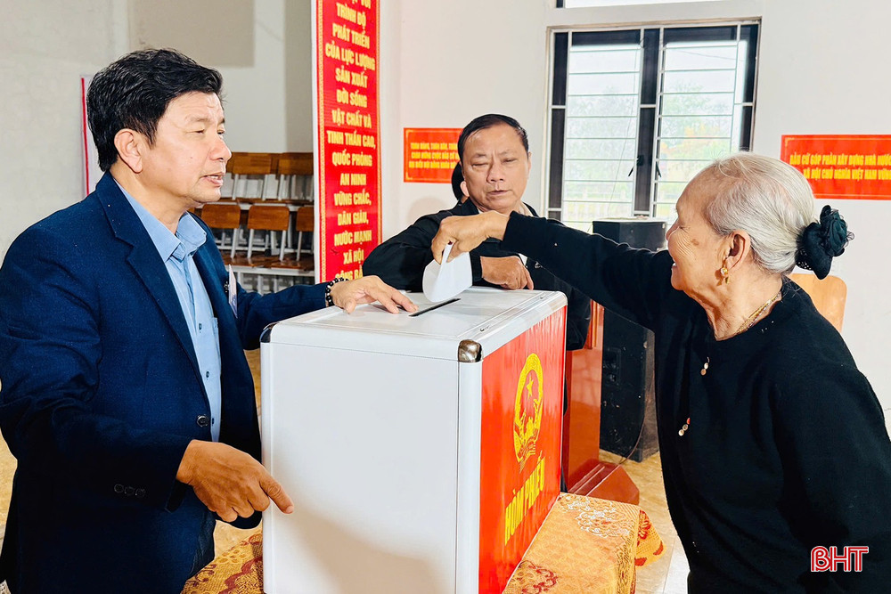 Mỗi lá phiếu đều gửi gắm niềm tin, kỳ vọng lớn đến những vị đại biểu dân cử trong nhiệm kỳ mới.