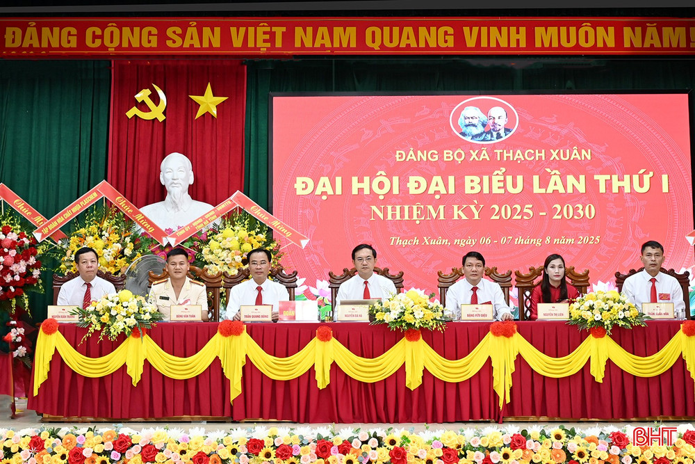 Đoàn chủ tịch điều hành đại hội. Đoàn chủ tịch điều hành đại hội.