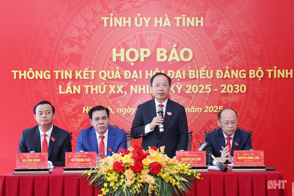 Các đồng chí Thường trực Tỉnh ủy và lãnh đạo Ban Tuyên giáo và Dân vận Tỉnh ủy chủ trì họp báo ngay sau đại hội. Các đồng chí Thường trực Tỉnh ủy và lãnh đạo Ban Tuyên giáo và Dân vận Tỉnh ủy chủ trì họp báo ngay sau đại hội.
