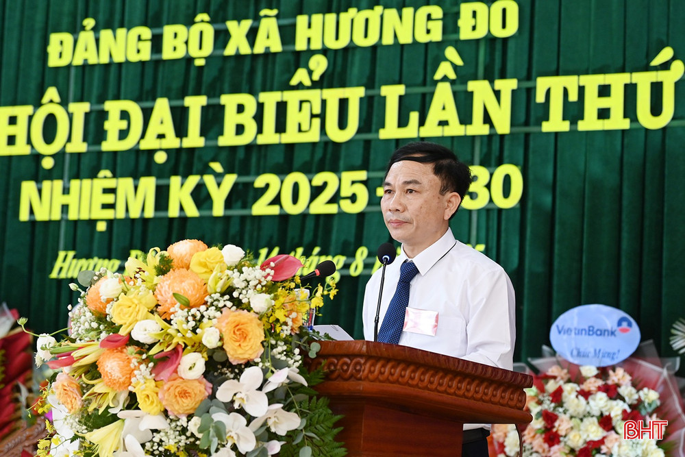 Đồng chí Lê Hữu Đồng - Phó Bí thư, Chủ tịch UBND xã Hương Đô phát biểu khai mạc. bqbht_br_dscd-1620.jpg