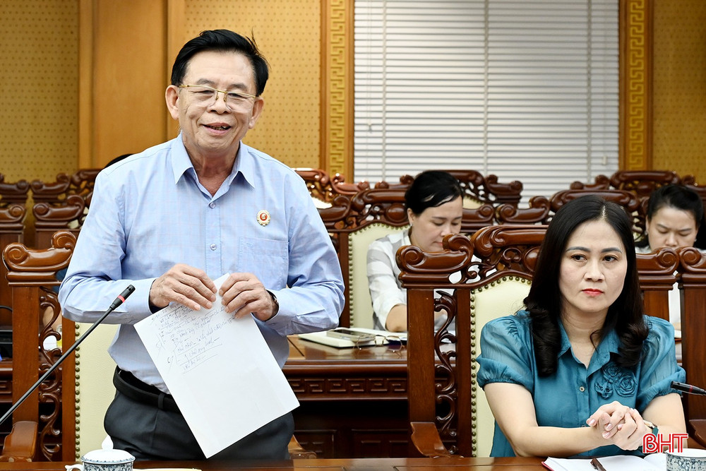 Ông Nguyễn Đức Tới - Phó Chủ tịch Ủy ban MTTQ tỉnh, Chủ tịch Hội Cựu chiến binh tỉnh phát biểu tại hội nghị. bqbht_br_dsc-22d50.jpg