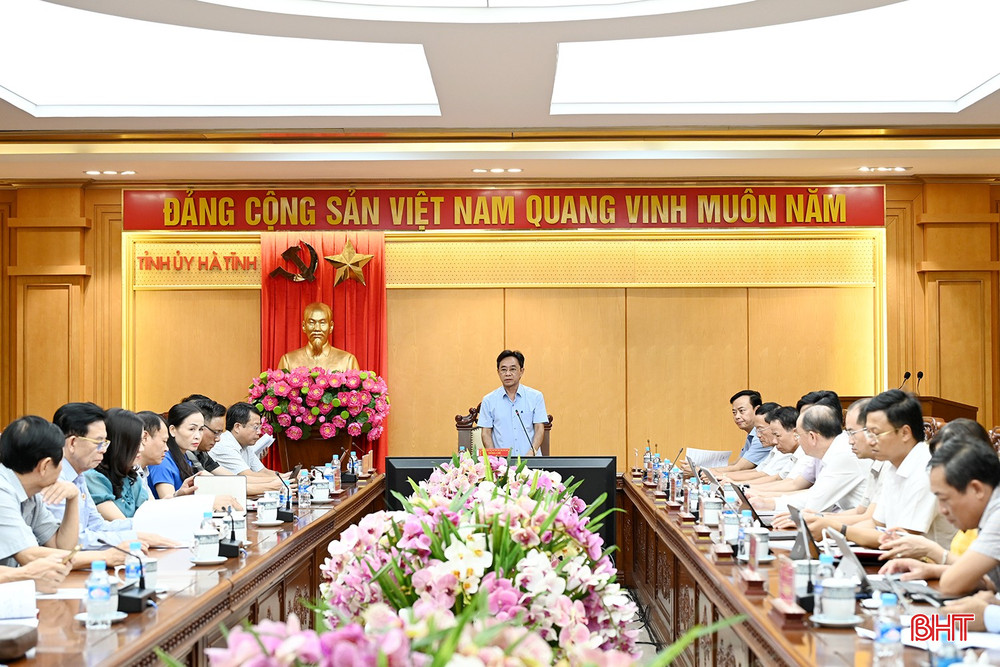 Phó Bí thư Thường trực Tỉnh ủy Trần Thế Dũng chủ trì hội nghị giao ban. bqbht_br_dsc-222d9.jpg