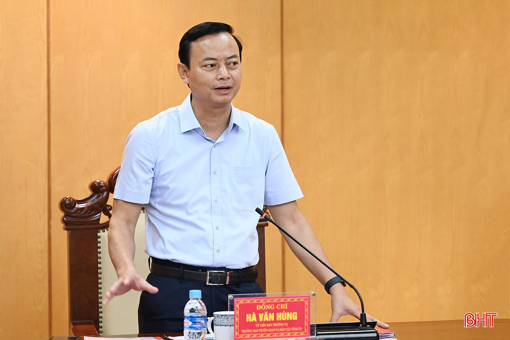 Trưởng ban Tuyên giáo và Dân vận Tỉnh ủy Hà Văn Hùng phát biểu kết luận. bqbht_br_dsc-90d99.jpg