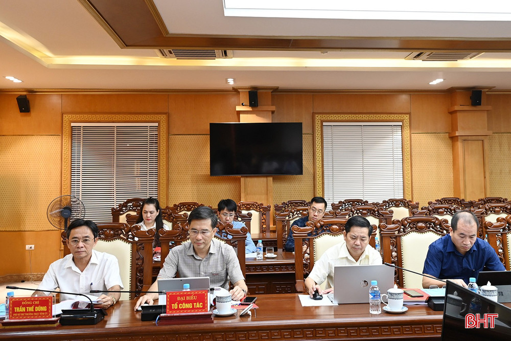 Phó Bí thư Thường trực Tỉnh ủy Trần Thế Dũng và đại biểu dự hội nghị. bqbht_br_dsc-91f09-cdopy.jpg