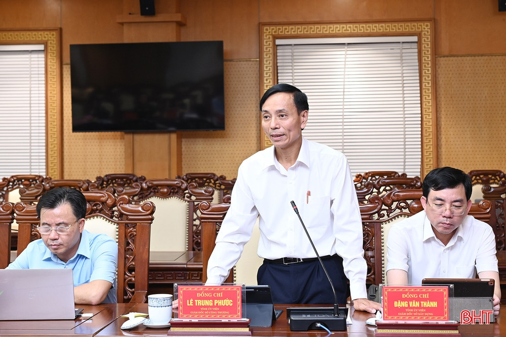 Giám đốc Sở Công thương Lê Trung Phước phát biểu tại cuộc họp. bqbht_br_dsc-5d012.jpg