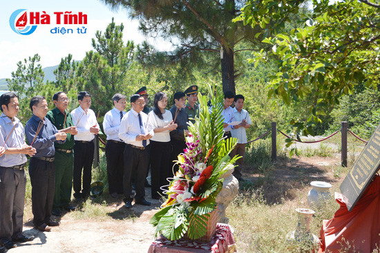 lanh dao tinh dang huong tai cac nghia trang truong son duong 9