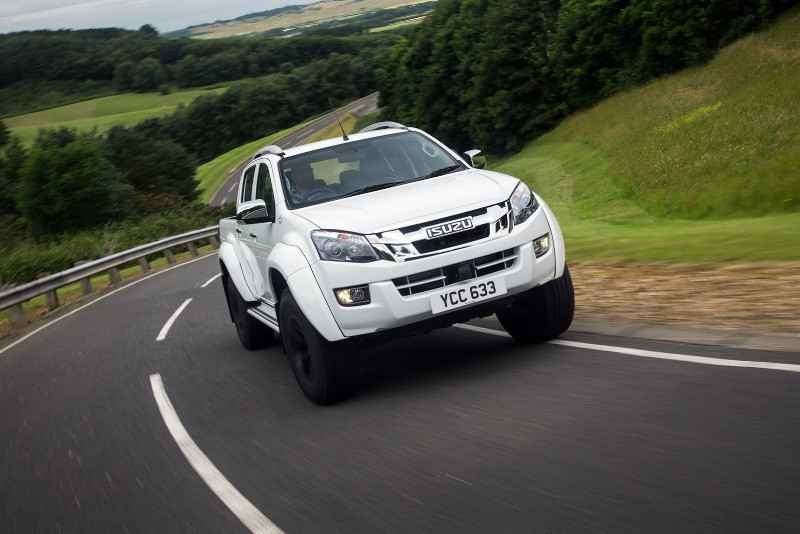 d max arctic trucks at35 ban tai manh nhat cua isuzu