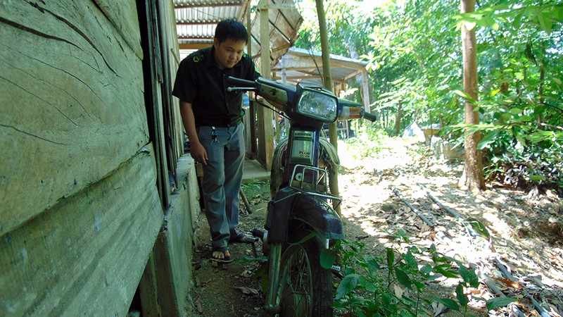 cho go lau bi bat vac dao chem kiem lam