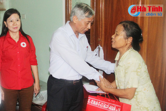 truong ban to chuc tinh uy tang qua cac doi tuong chinh sach