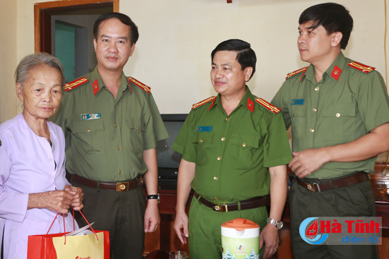 cong an ha tinh tri an cac gia dinh chinh sach