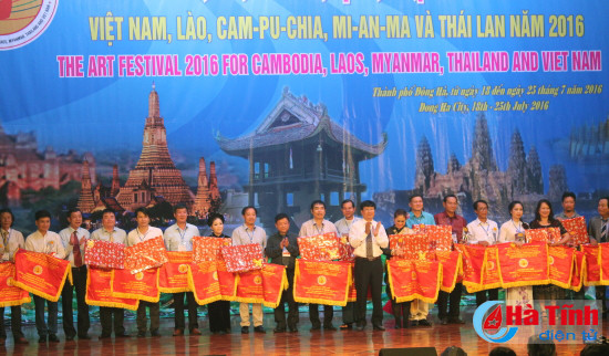 ha tinh trinh dien 11 tiet muc tai lien hoan nghe thuat 5 nuoc