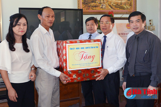 lanh dao tinh dang huong tai cac nghia trang truong son duong 9