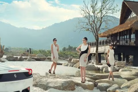 40 nguoi phuc vu 7 hoa hau a hau chup bo hinh tien ti