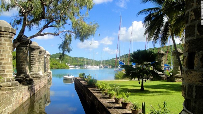 Xưởng tàu hải quân Antigua và các khu khảo cổ liên quan, Antigua và Barbuda: Đảo Antigua có nhiều công trình hải quân kiểu Georgia và các kiến trúc khác trong khu khép kín. Các nô lệ châu Phi đã xây dựng xưởng tàu của hải quân Anh. Hải quân sử dụng nơi này để bảo vệ các chủ đồn điền trồng mía trong giai đoạn các quốc gia châu Âu đang giành quyền kiểm soát vùng Đông Caribbe. Ủy ban Di sản thế giới UNESCO đã đưa thêm 21 công trình vào danh sách Di sản Thế giới trong cuộc họp thường niên ở Istanbul, Thổ Nhĩ Kỳ, từ 10-17/7. nhung di san unesco an tuong nam 2016