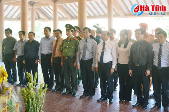 lanh dao tinh dang huong tai cac nghia trang truong son duong 9