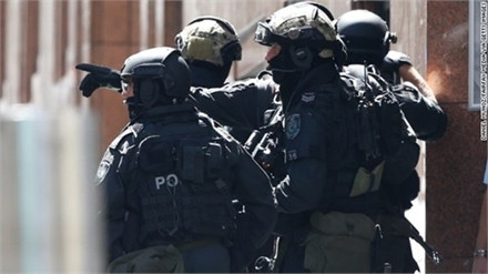 Lính bắn tỉa bao vây kẻ bắt cóc con tin ở Sydney ảnh 6