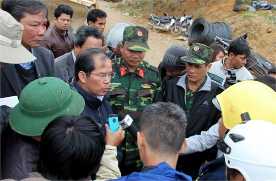 Nước trong hầm dâng 1m, lực lượng cứu hộ TP HCM lên đường chi viện ảnh 25