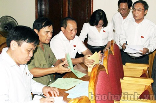 Công tâm, khách quan và trách nhiệm với việc bỏ phiếu tín nhiệm! ảnh 1