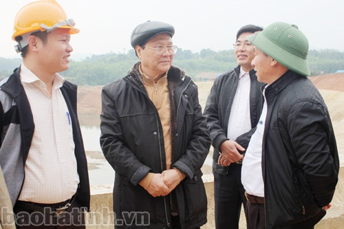 Quyết tâm hoàn thành các hạng mục công trình cấp nước KKT Vũng Áng trước 25/1/2015 ảnh 2