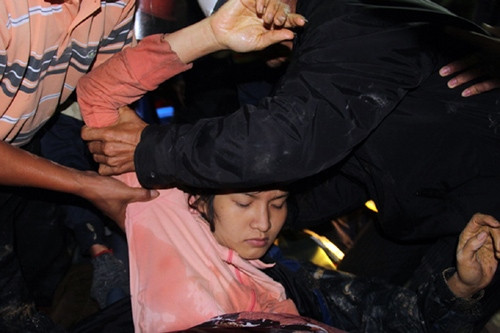 Giải thoát 12 nạn nhân sập hầm từ lỗ thủng bất ngờ ảnh 4