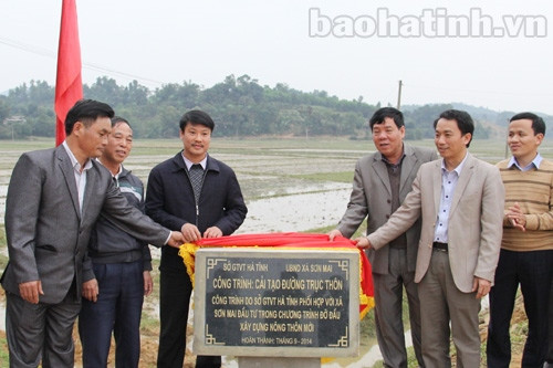 ... và công trình 2 tuyến đường trục thôn nối với đường trục chính của xã Sơn Mai