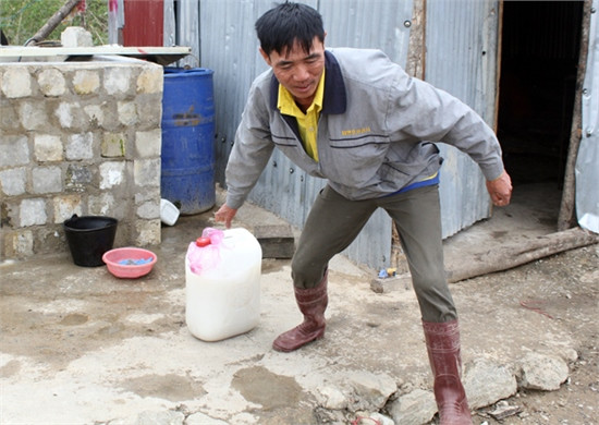 Bơm ôxy liên tục để 12 nạn nhân đủ không khí thở ảnh 3