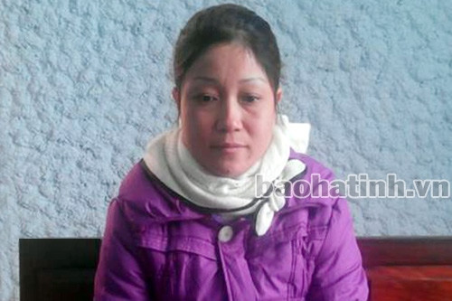 Dỡ ngói, đu dây thừng vào ốt trộm 17 điện thoại di động ảnh 2