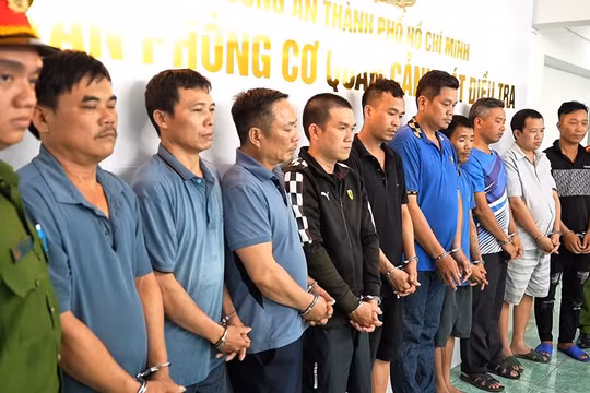 200 cảnh sát phá đường dây buôn xyanua từ Campuchia về Việt Nam