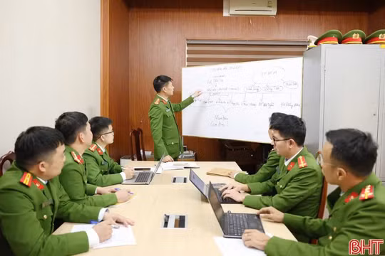 Bám sát cơ sở, nắm chắc tình hình, giữ gìn an ninh từ sớm