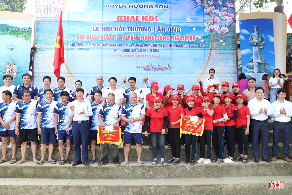 Tưng bừng ngày hội đua thuyền truyền thống trên sông Ngàn Phố