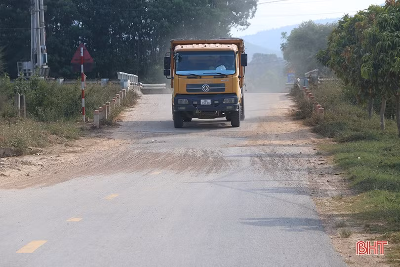 Điểm xuống cấp, “sai khớp” trên tuyến liên huyện Can Lộc - Hương Khê gây nhiều hệ lụy