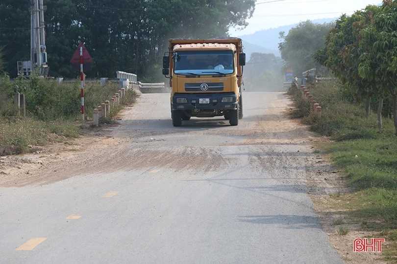 Điểm xuống cấp, “sai khớp” trên tuyến liên huyện Can Lộc - Hương Khê gây nhiều hệ lụy