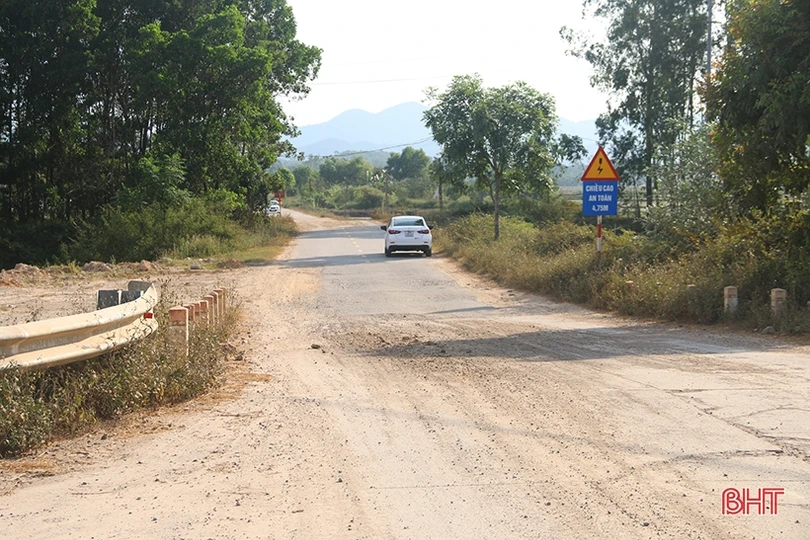 Điểm xuống cấp, “sai khớp” trên tuyến liên huyện Can Lộc - Hương Khê gây nhiều hệ lụy